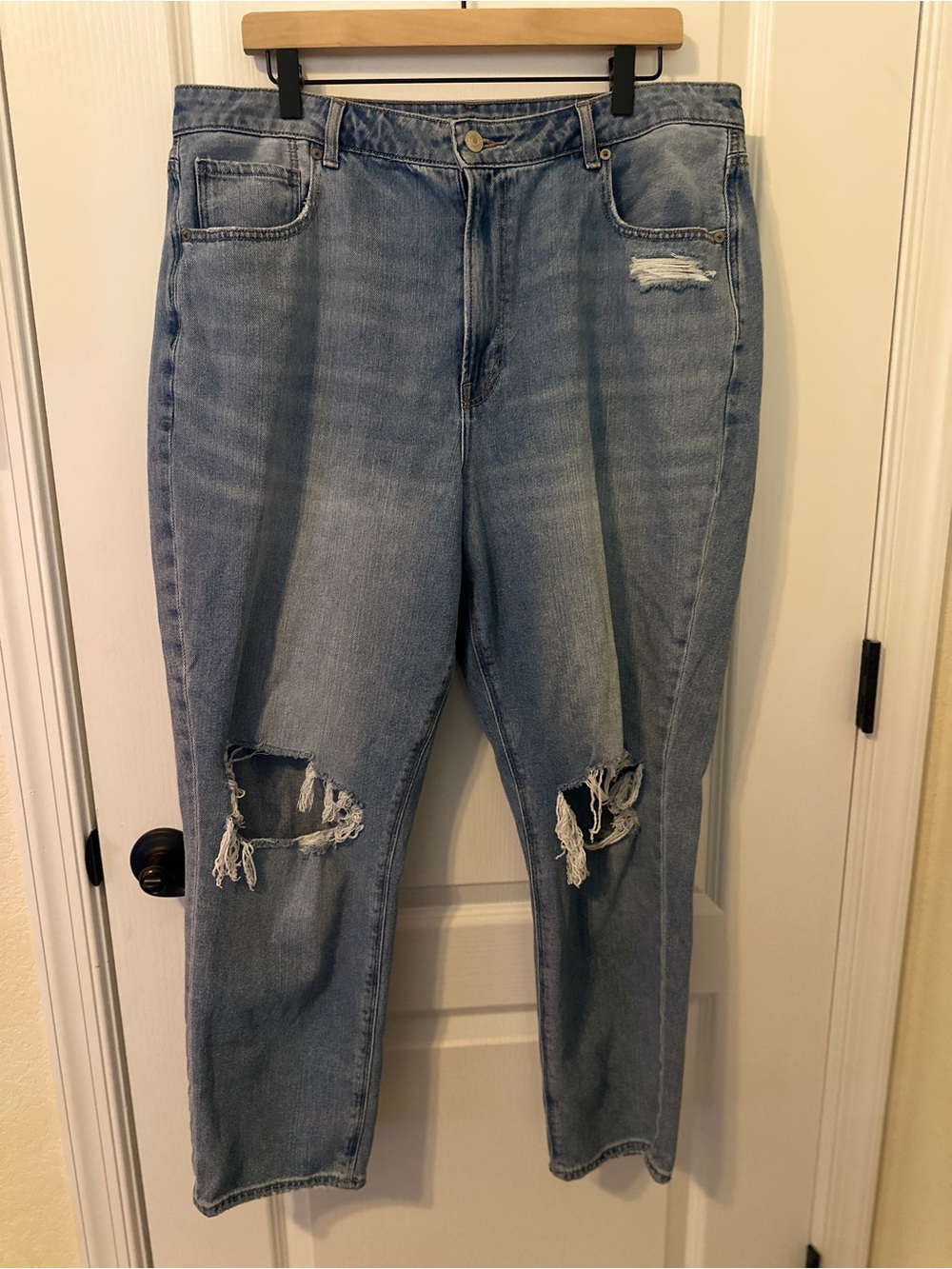 AE Mom Jeans